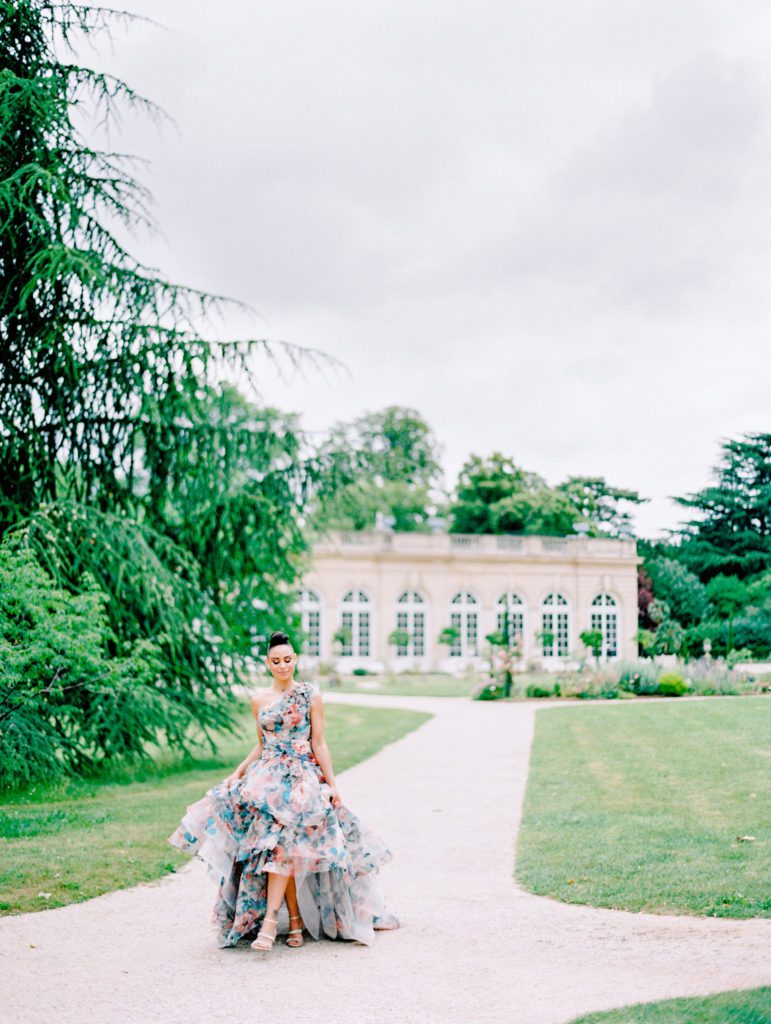 Elopement in Paris Inspired by Dior with colorful couture gown at Parc du Bagatelle photographed by wedding photographers in France Amy Mulder Photography 