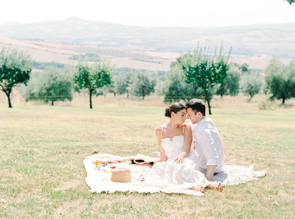 Tuscany pre-Wedding photos photographed by Italy wedding photographer 