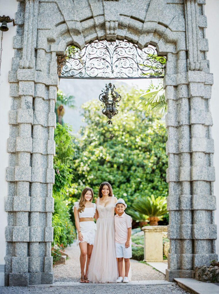 Quinceañera family photos on Lake Como in Italy photographed by Lake Como photographer